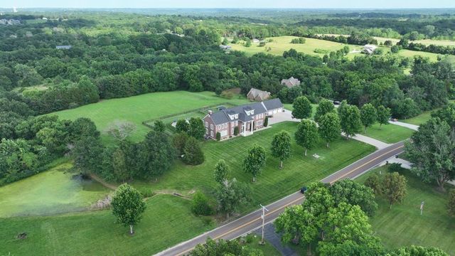 6917 S Arnett Road, Grain Valley, MO 64029