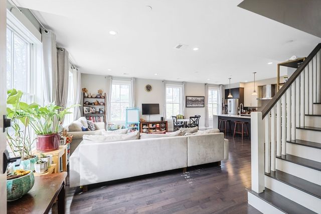 7 Greenley Pl 3, Boston, MA 02130