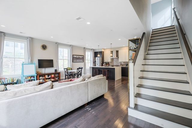 7 Greenley Pl 3, Boston, MA 02130