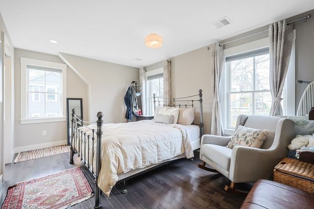 7 Greenley Pl 3, Boston, MA 02130