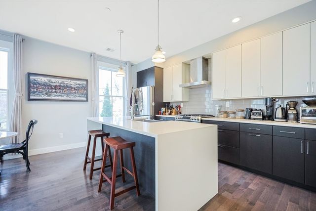 7 Greenley Pl 3, Boston, MA 02130