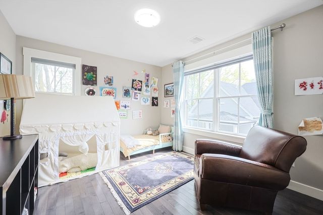 7 Greenley Pl 3, Boston, MA 02130