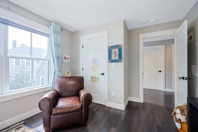 7 Greenley Pl 3, Boston, MA 02130