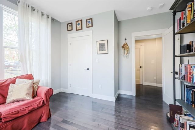 7 Greenley Pl 3, Boston, MA 02130