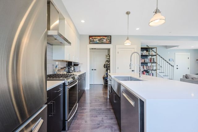 7 Greenley Pl 3, Boston, MA 02130