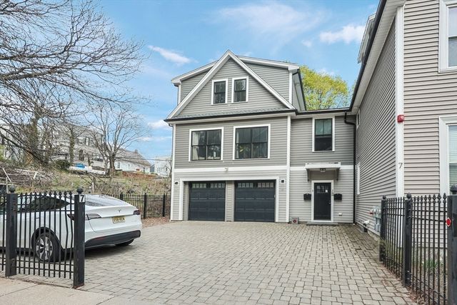 7 Greenley Pl 3, Boston, MA 02130
