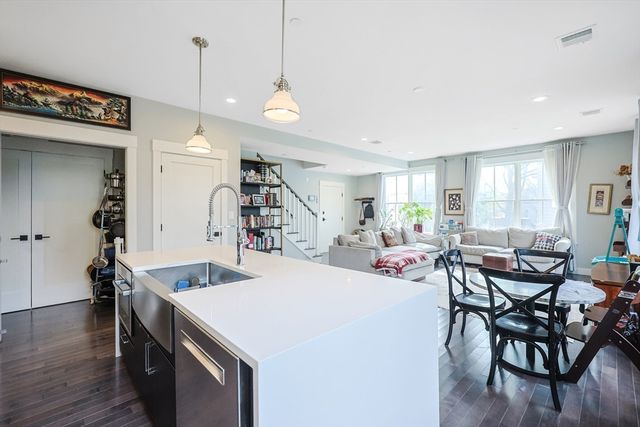 7 Greenley Pl 3, Boston, MA 02130