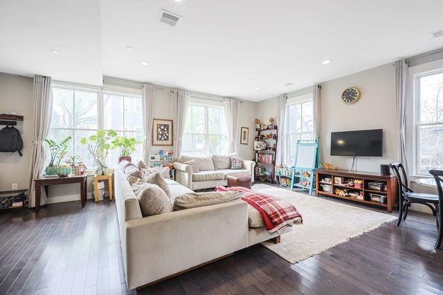 7 Greenley Pl 3, Boston, MA 02130