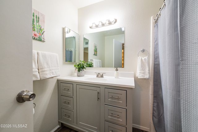 447 W Calle Lago, Tucson, AZ 85704