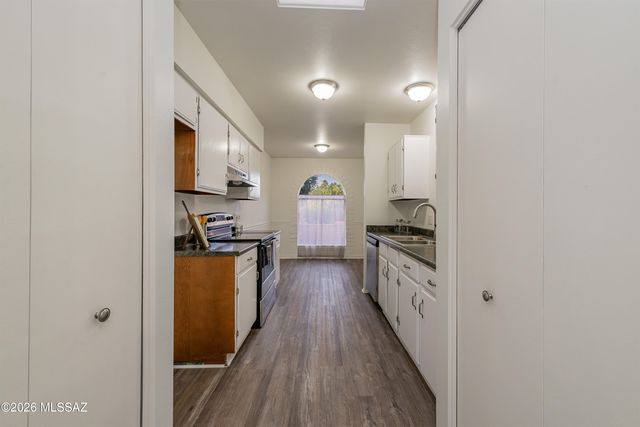 447 W Calle Lago, Tucson, AZ 85704