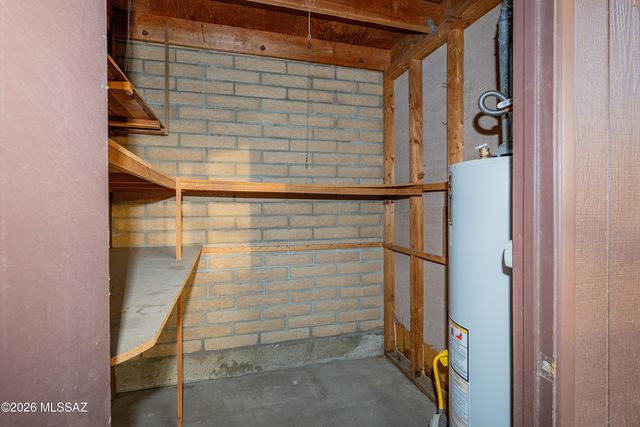 447 W Calle Lago, Tucson, AZ 85704