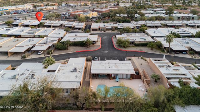 447 W Calle Lago, Tucson, AZ 85704