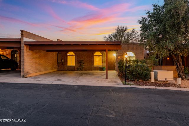 447 W Calle Lago, Tucson, AZ 85704