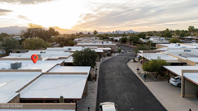 447 W Calle Lago, Tucson, AZ 85704