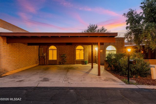 447 W Calle Lago, Tucson, AZ 85704