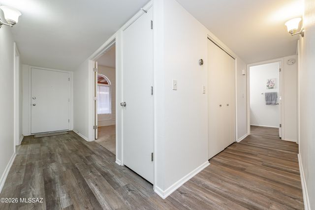 447 W Calle Lago, Tucson, AZ 85704