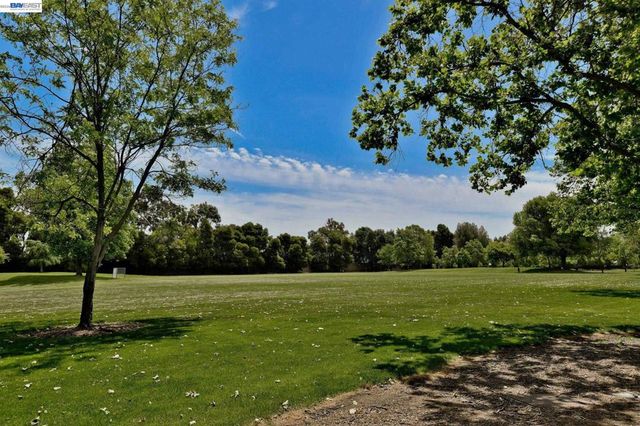 4622 Muirwood Drive, Pleasanton, CA 94588