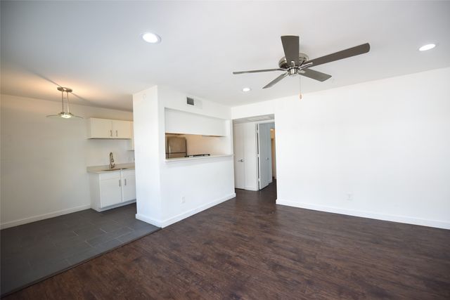 5404 Reiger Avenue 203, Dallas, TX 75214