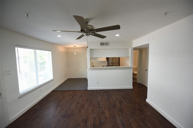 5404 Reiger Avenue 203, Dallas, TX 75214