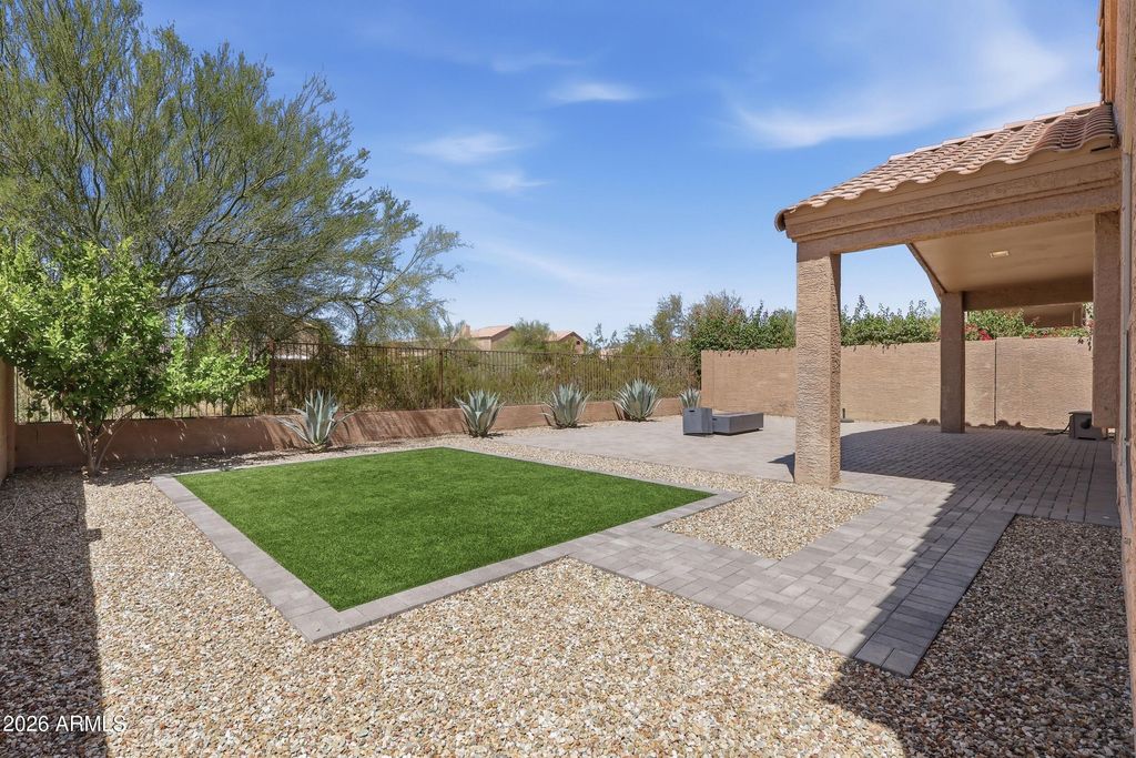 Image 13 of property listing at 18698 N 91ST Street, Scottsdale, AZ 85255