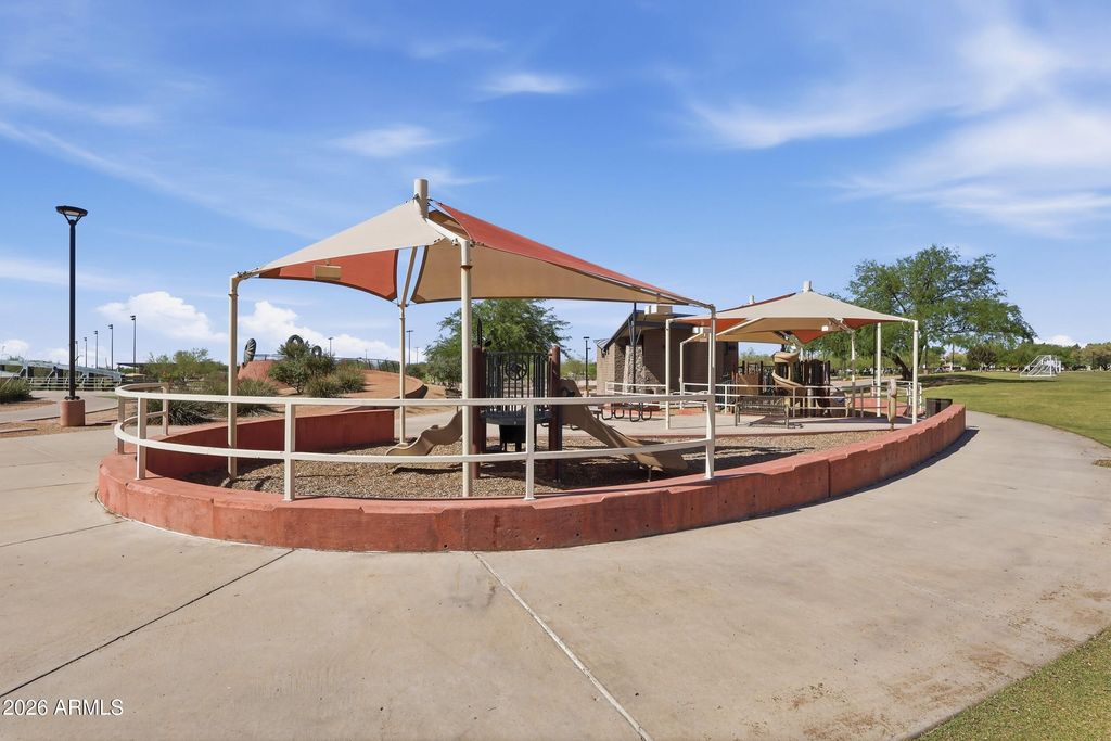 Image 16 of property listing at 18698 N 91ST Street, Scottsdale, AZ 85255