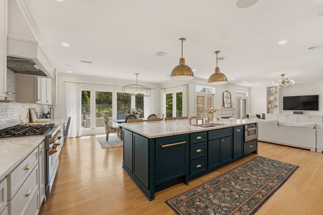 907 Bridgewater Ct, Nashville, TN 37221