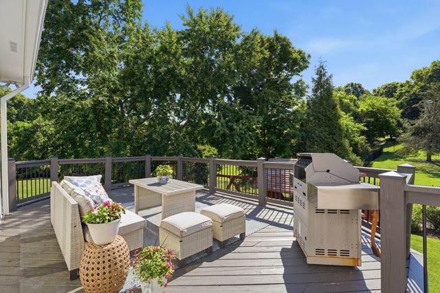 907 Bridgewater Ct, Nashville, TN 37221