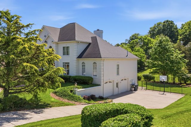 907 Bridgewater Ct, Nashville, TN 37221
