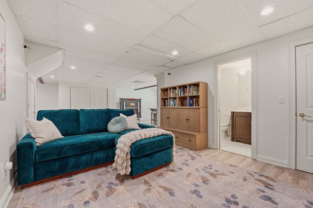 907 Bridgewater Ct, Nashville, TN 37221