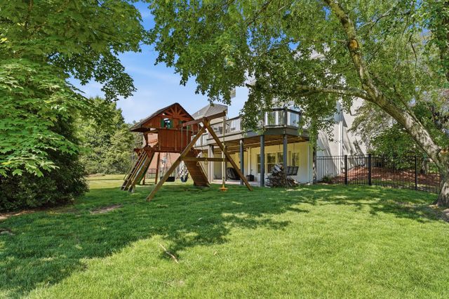 907 Bridgewater Ct, Nashville, TN 37221