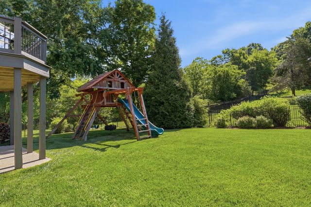 907 Bridgewater Ct, Nashville, TN 37221