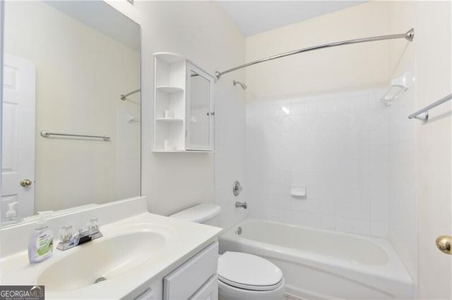 1886 Greystone Oaks Way, Atlanta, GA 30345