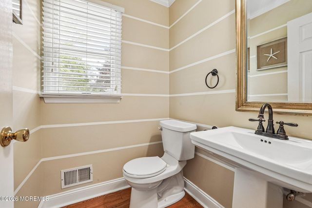 14 Alexander Drive, Monroe, NJ 08831