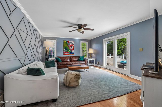 14 Alexander Drive, Monroe, NJ 08831