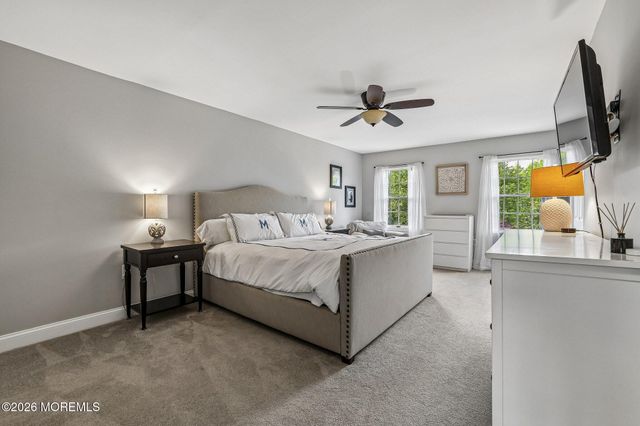 14 Alexander Drive, Monroe, NJ 08831