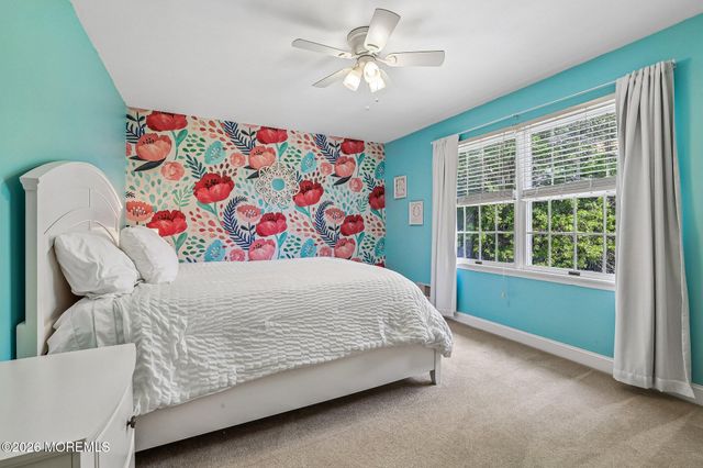 14 Alexander Drive, Monroe, NJ 08831