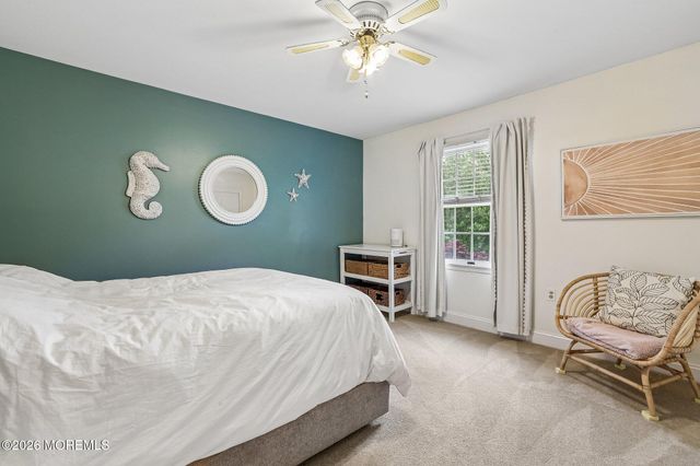 14 Alexander Drive, Monroe, NJ 08831