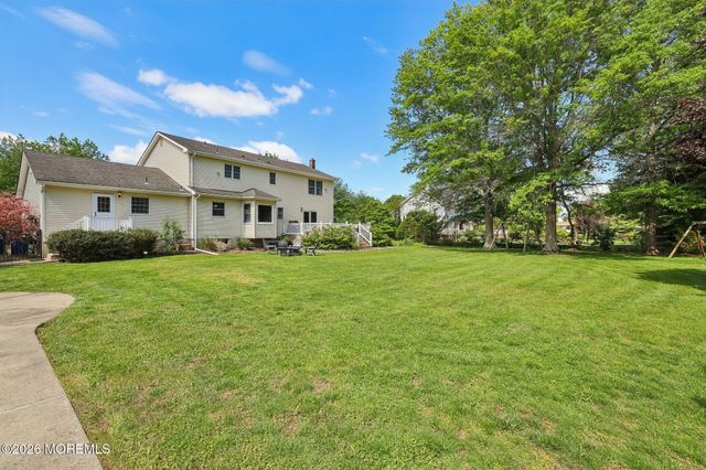 14 Alexander Drive, Monroe, NJ 08831