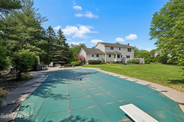 14 Alexander Drive, Monroe, NJ 08831