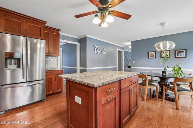14 Alexander Drive, Monroe, NJ 08831