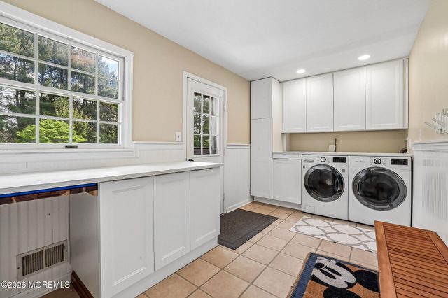 14 Alexander Drive, Monroe, NJ 08831