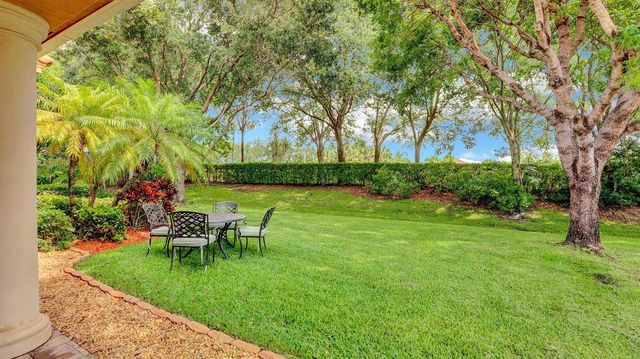 10641 Willow Oak Court, Wellington, FL 33414