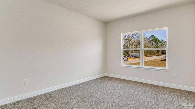 5030 Gaineswood Dr, Milton, FL 32583