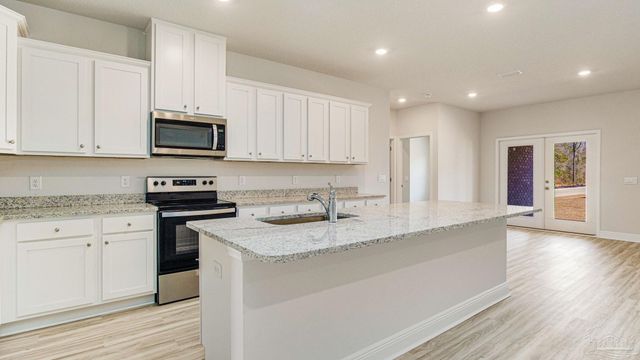 5030 Gaineswood Dr, Milton, FL 32583