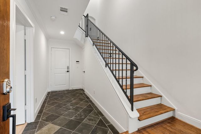 6130 Hamman Street, Houston, TX 77007