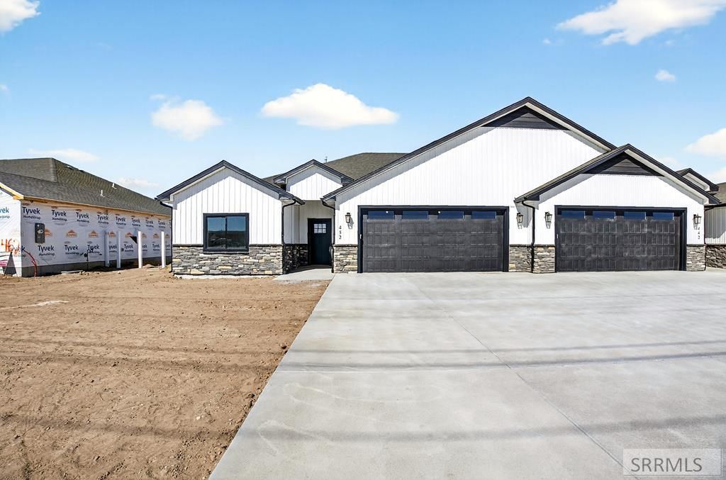 Image 1 of property listing at 452 Zions St, Shelley, ID 83274