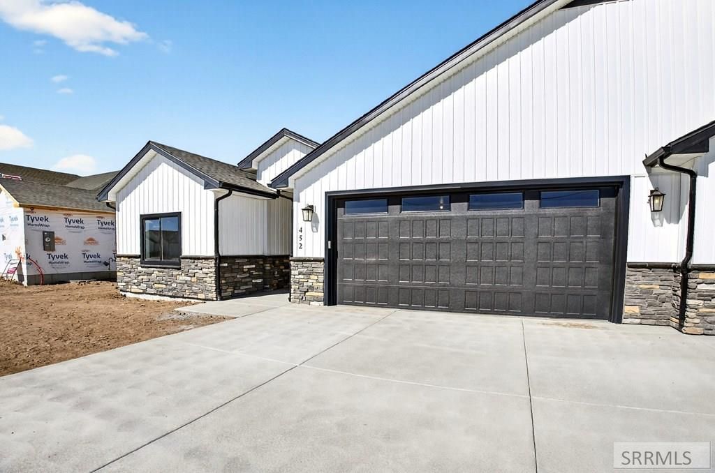 Image 2 of property listing at 452 Zions St, Shelley, ID 83274