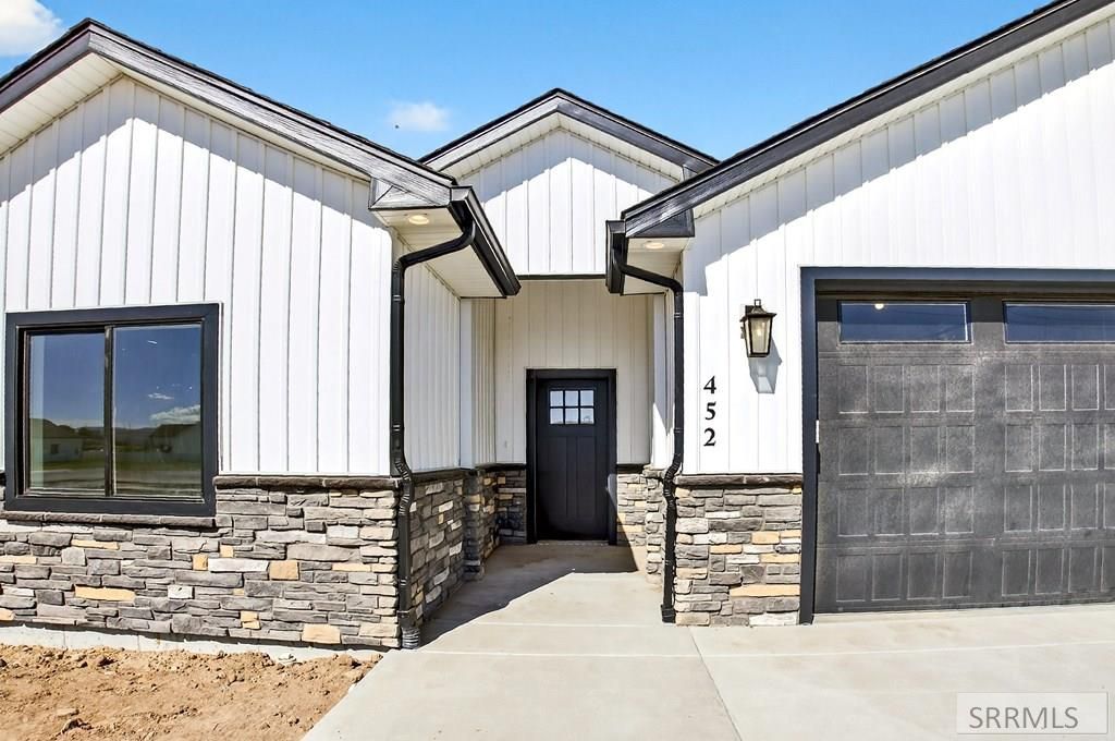 Image 3 of property listing at 452 Zions St, Shelley, ID 83274
