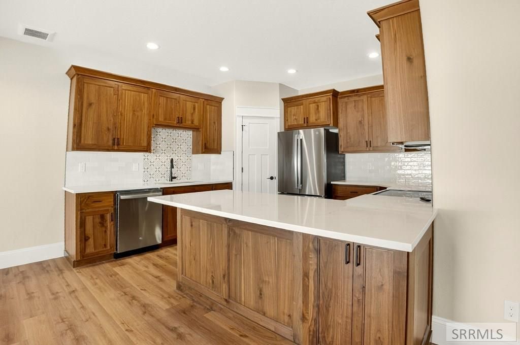 Image 4 of property listing at 452 Zions St, Shelley, ID 83274