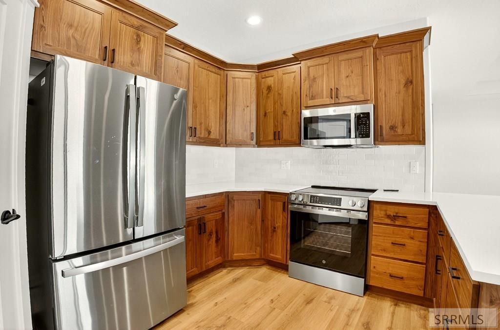 Image 6 of property listing at 452 Zions St, Shelley, ID 83274